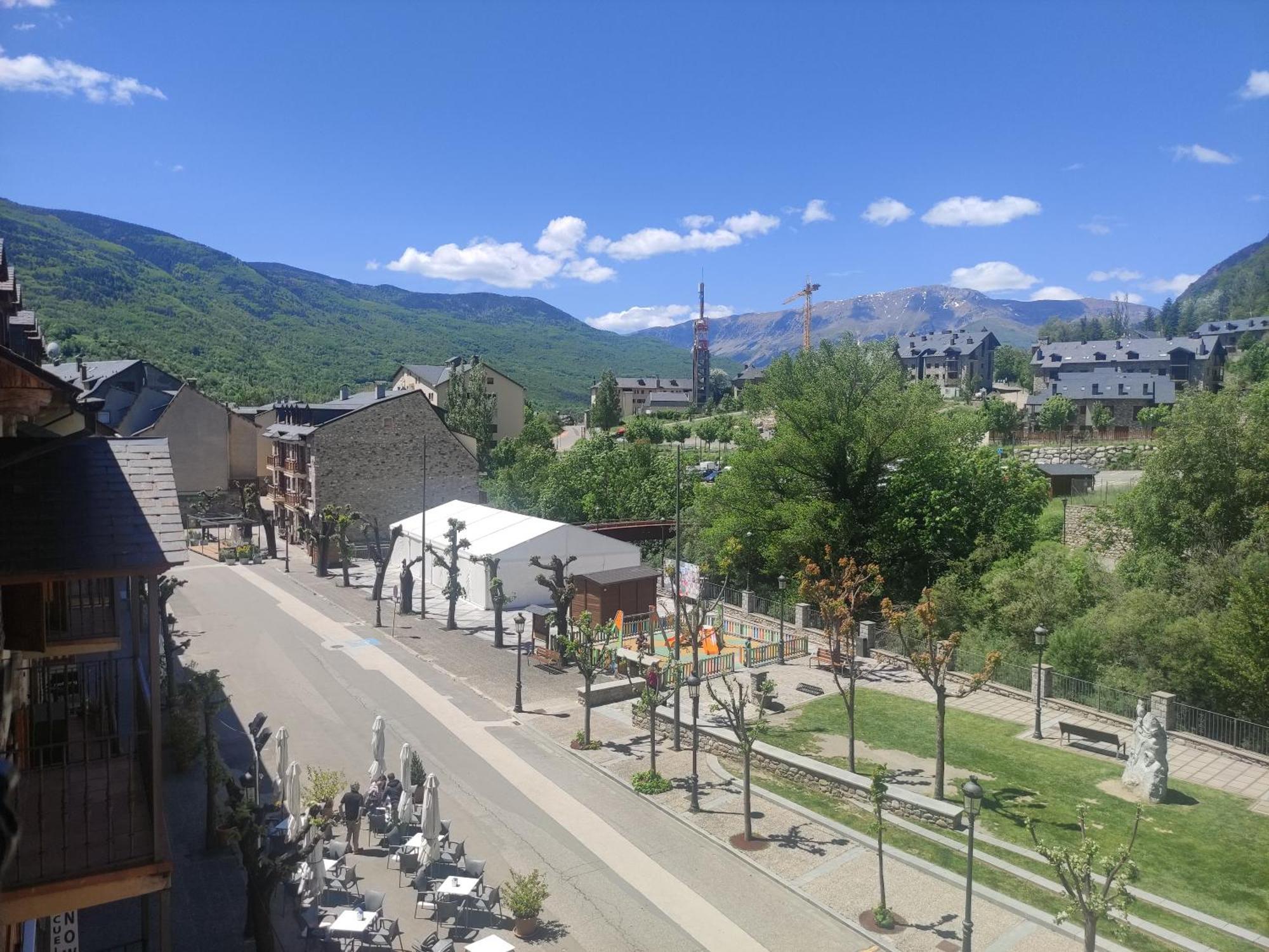 Apartamentos Casa Roldan I Benasque Esterno foto